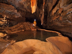 Gouffre de Cabrespine. 入口付近は観光洞になっている。 アドベンチャーツアーなら、この場所までは到達できる。